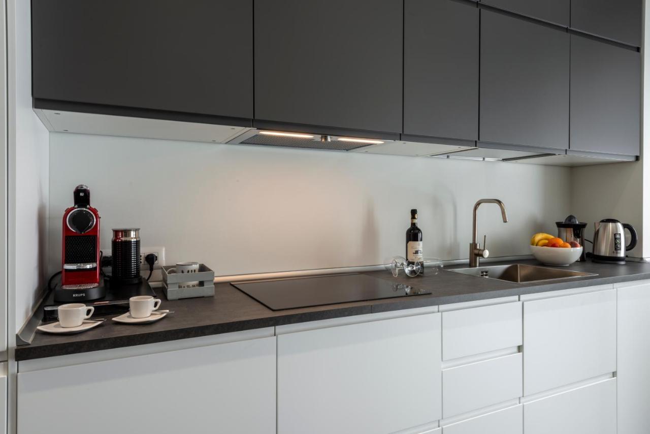Bnbutler Arena 35 - Navigli Apartment Милано Екстериор снимка